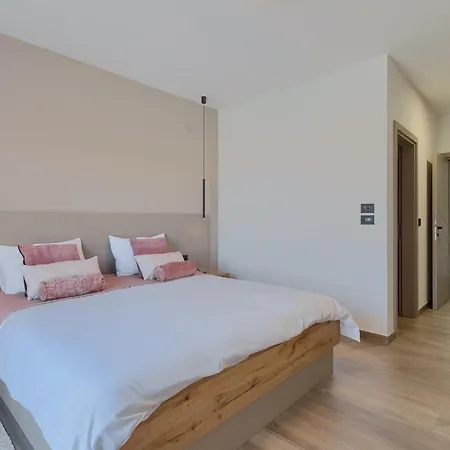 Lara Baksi Holiday home