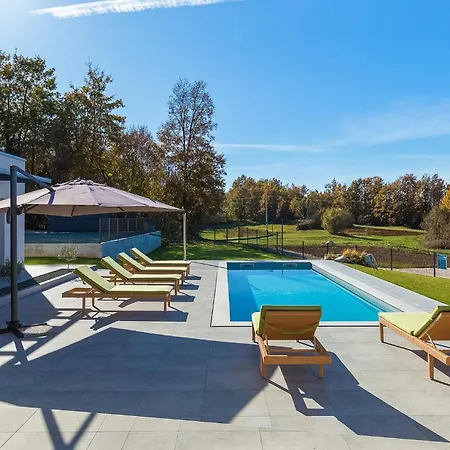 Lara Baksi Holiday home
