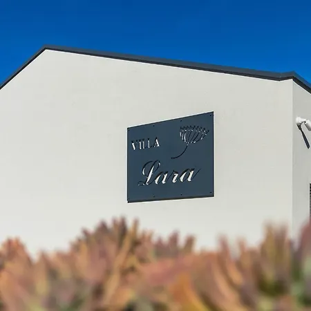 Lara Baksi Holiday home